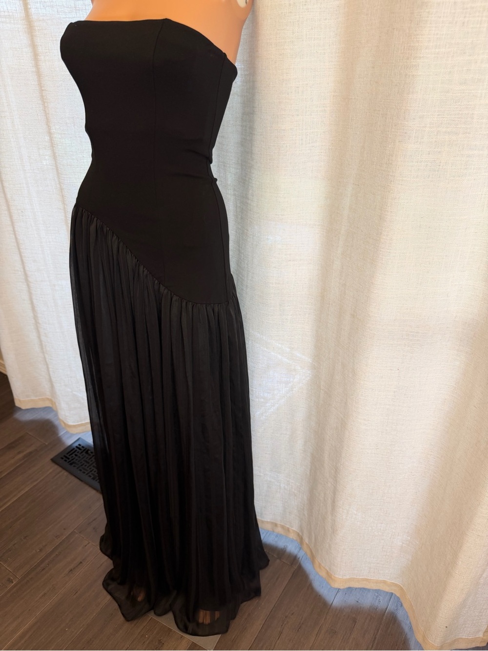 Lovers and Friends Alice Strapless Gown in Black maxi flowy dress - Picture 6 of 7